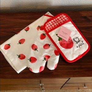 Kate spade ♠️ three piece kitchen linen set